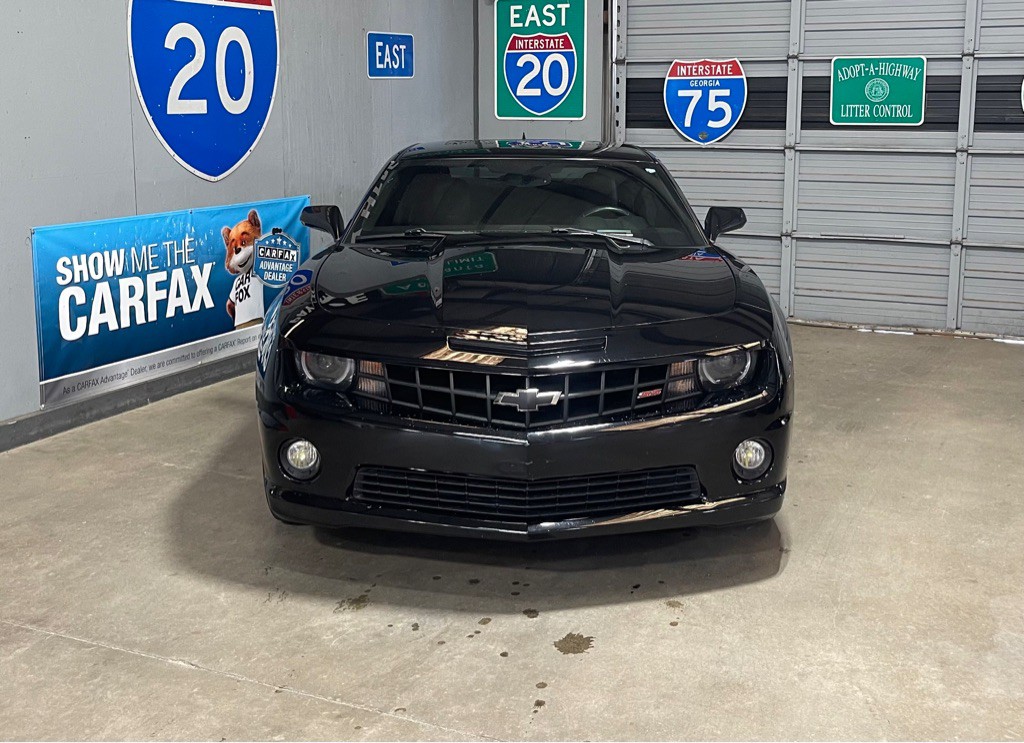 2011 Chevrolet Camaro Image 2