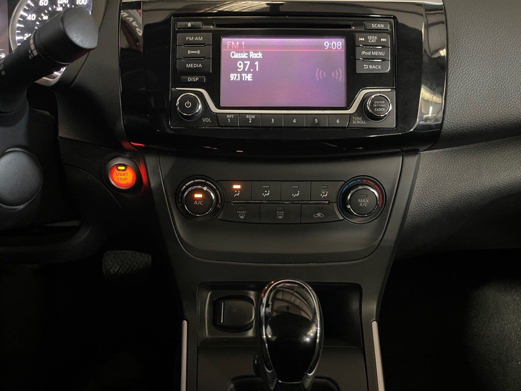 2017 Nissan Sentra Image 13