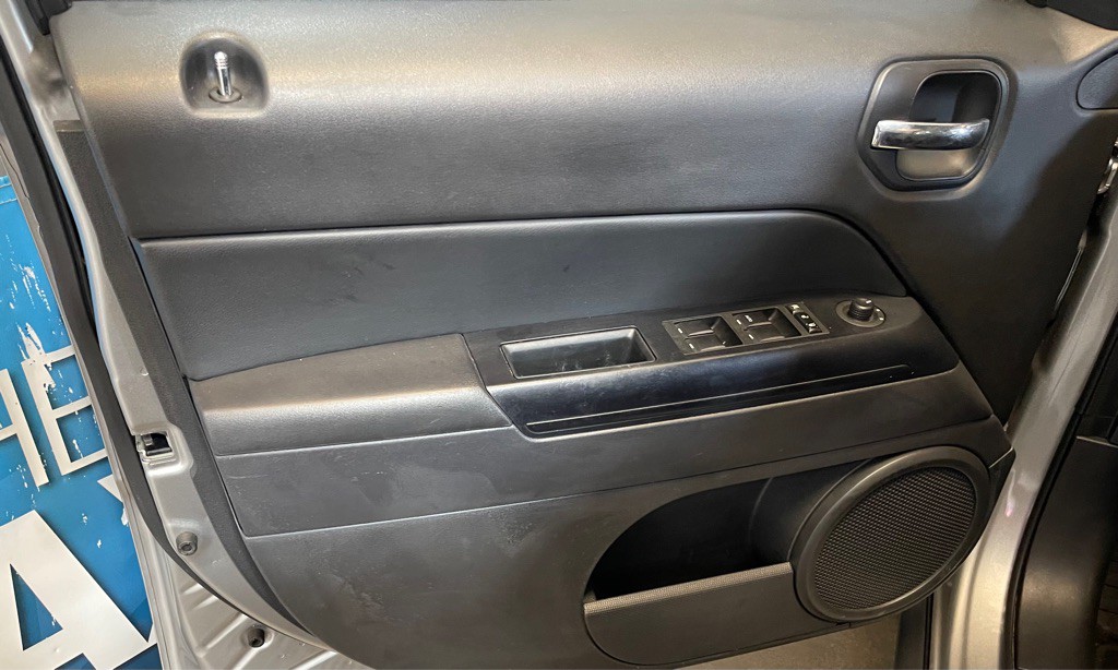 2015 Jeep Patriot Image 9