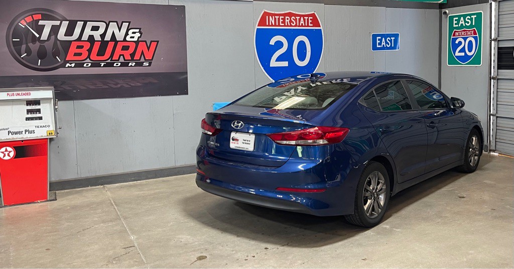 2018 Hyundai Elantra Image 4