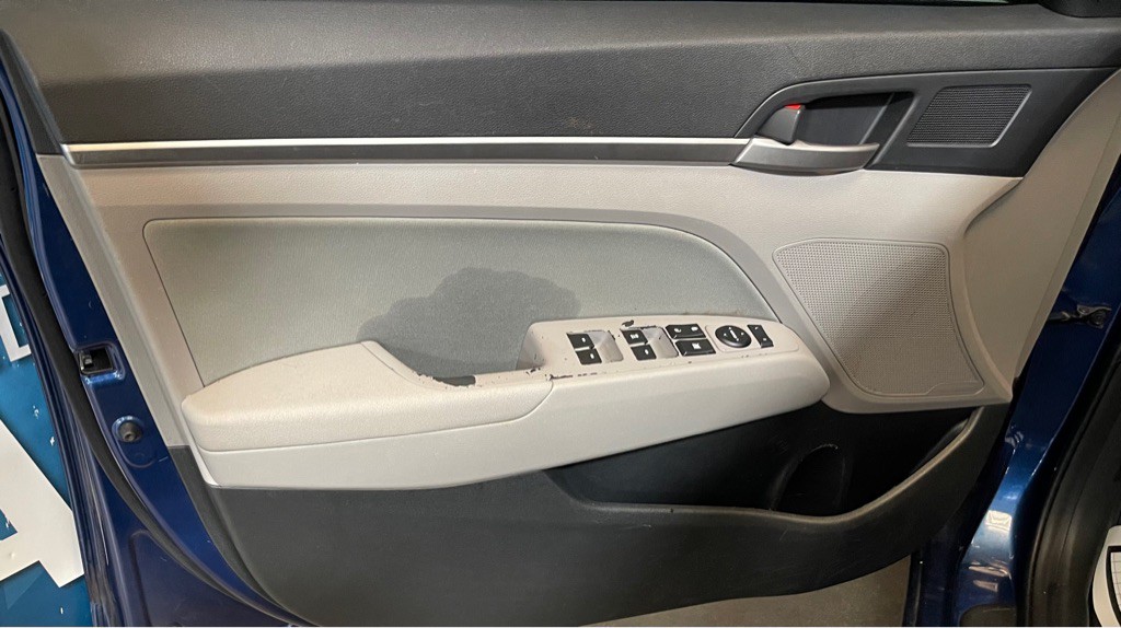 2018 Hyundai Elantra Image 9