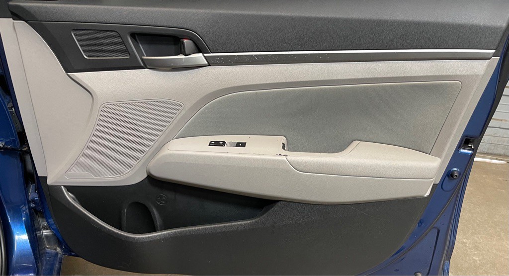 2018 Hyundai Elantra Image 16