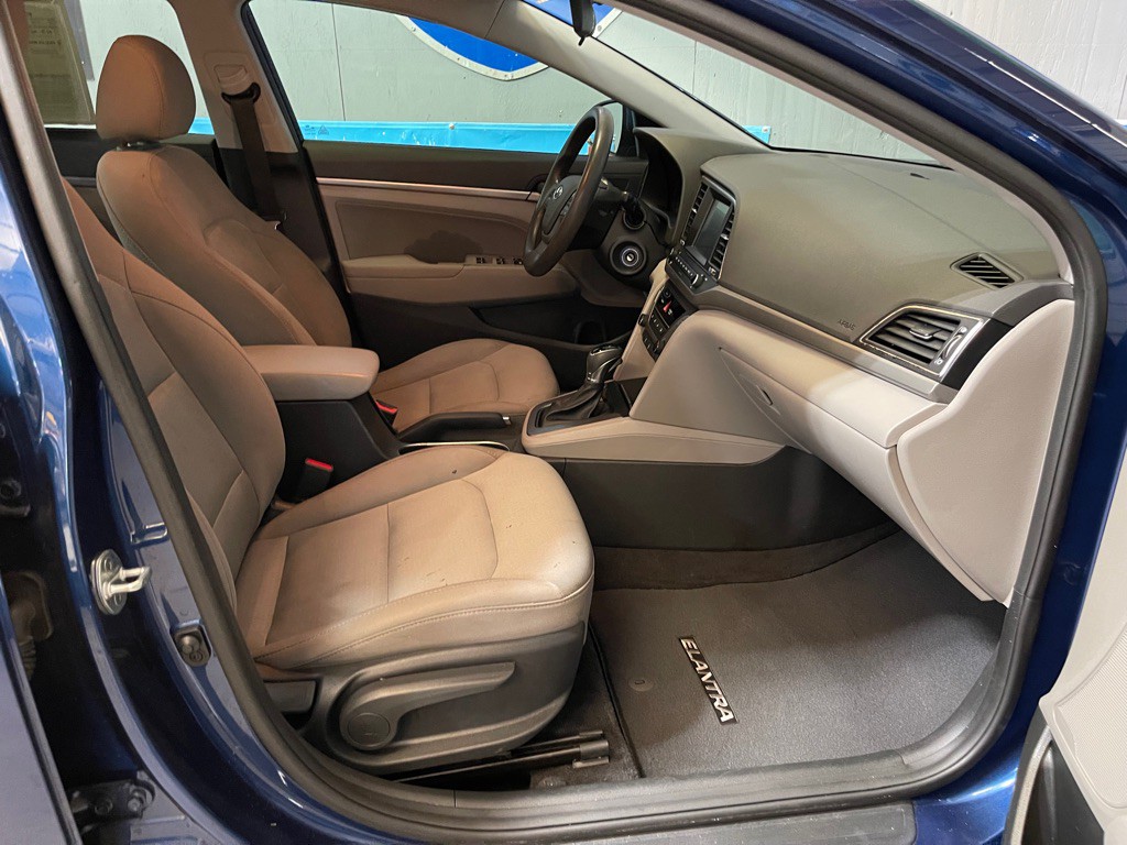 2018 Hyundai Elantra Image 17