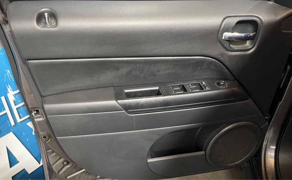 2015 Jeep Patriot Image 9