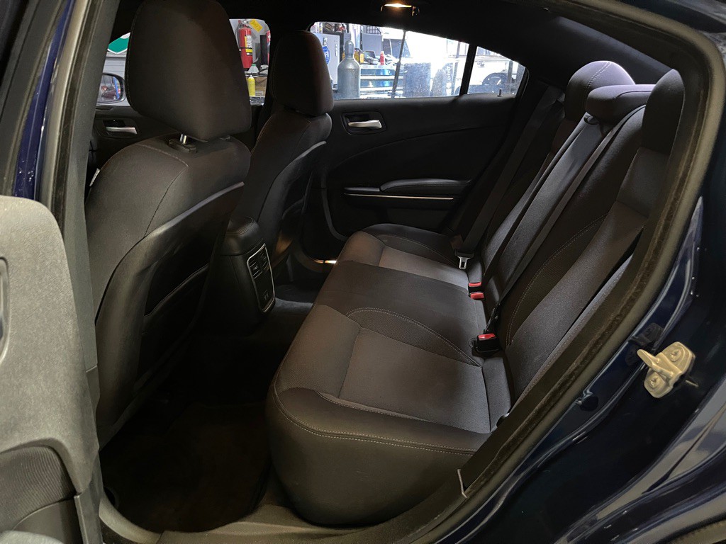 2015 Dodge Charger Image 18