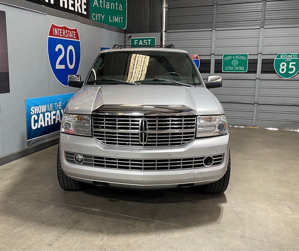 2014 Lincoln Navigator Image 2