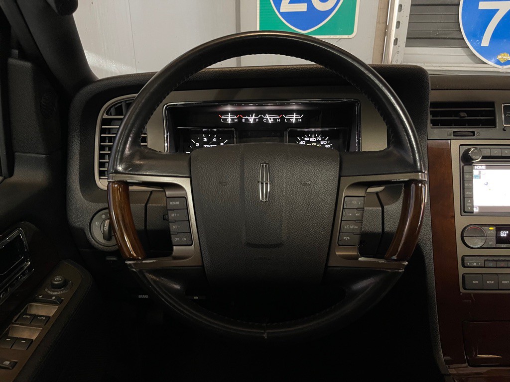 2014 Lincoln Navigator Image 12