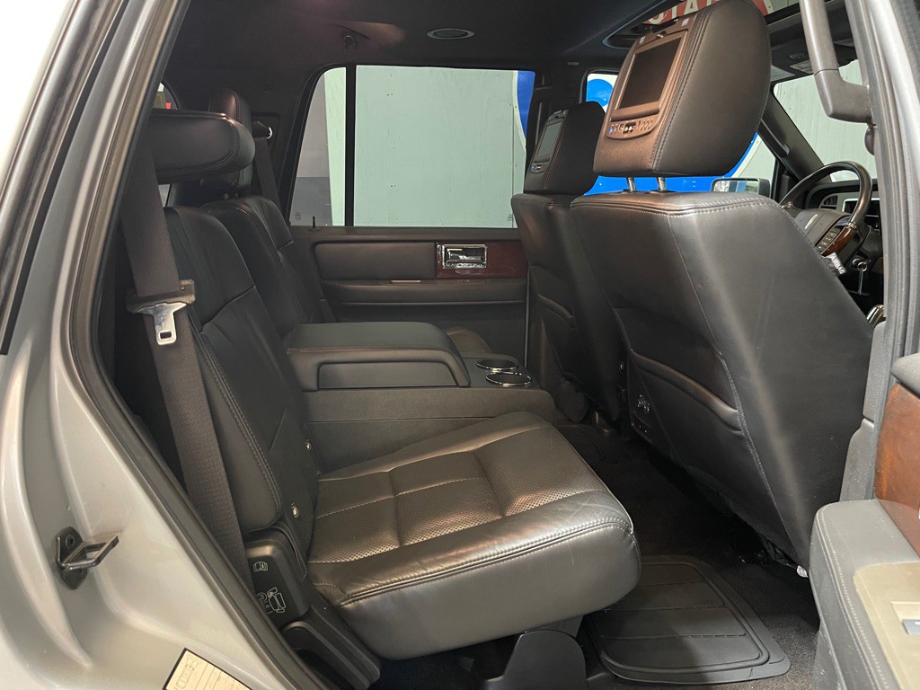 2014 Lincoln Navigator Image 19