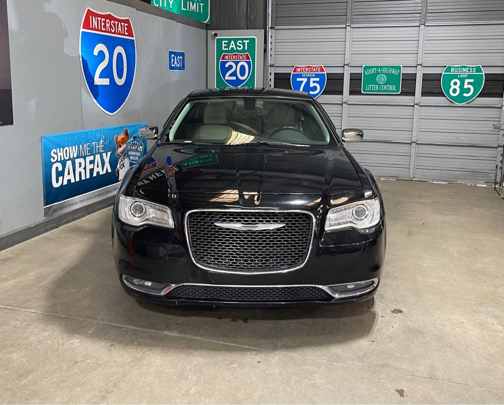 2016 Chrysler 300 Image 2