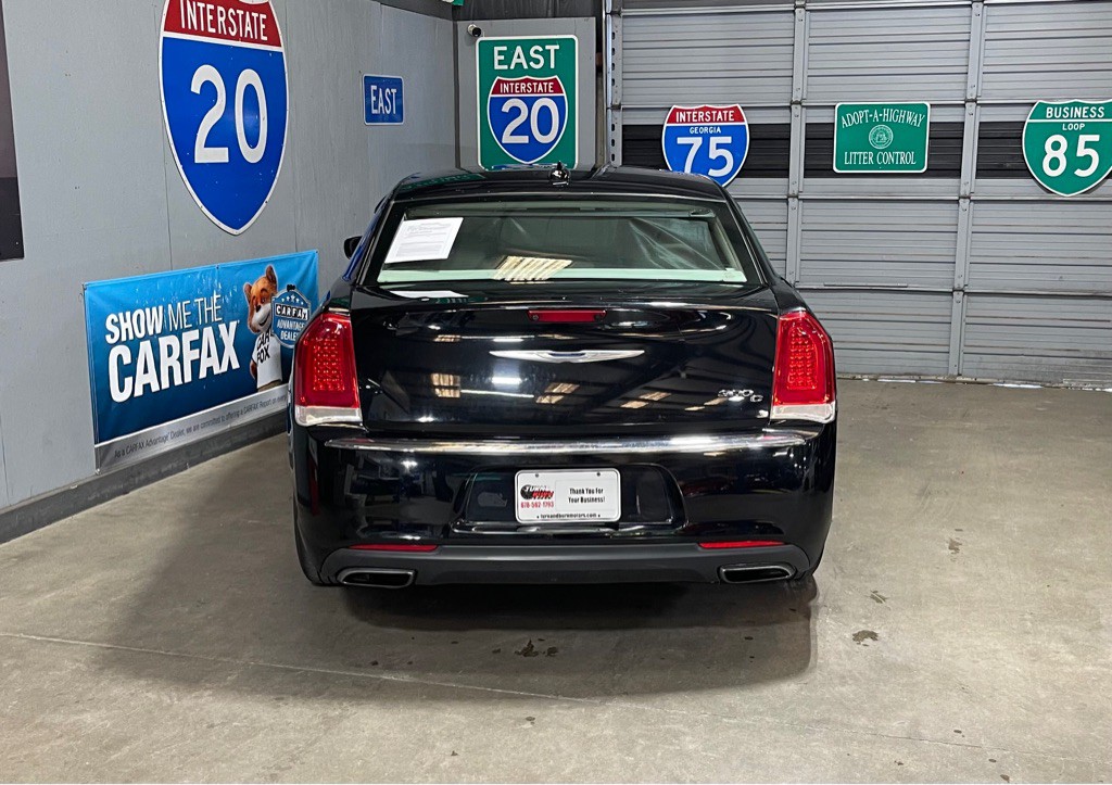 2016 Chrysler 300 Image 6