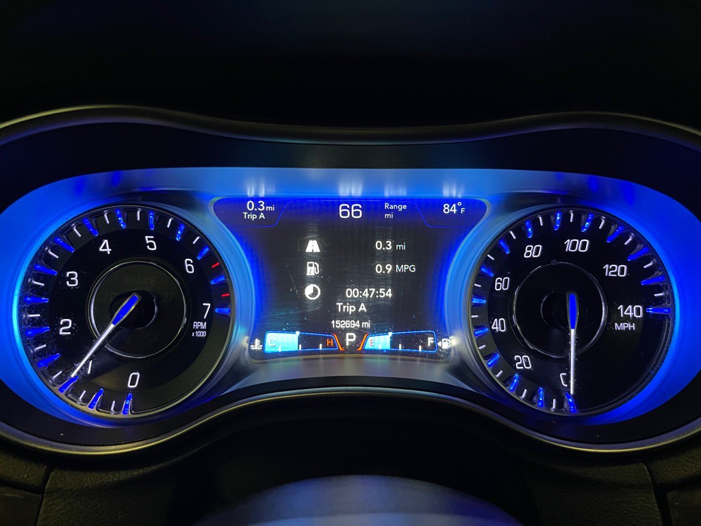 2016 Chrysler 300 Image 11
