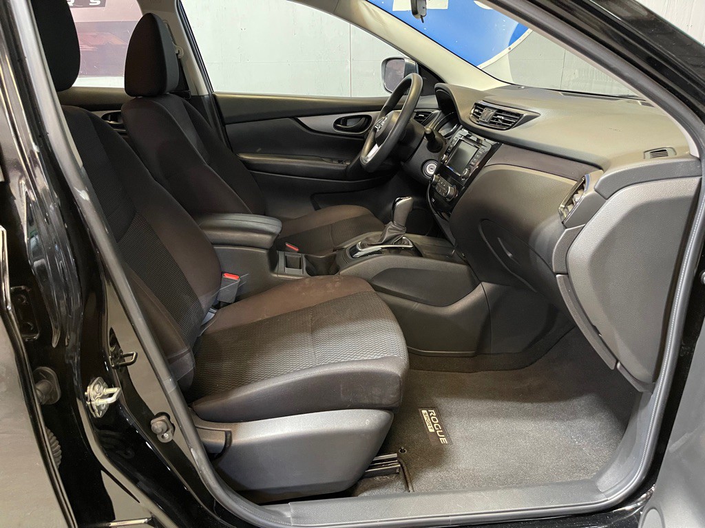 2020 Nissan Rogue Image 17