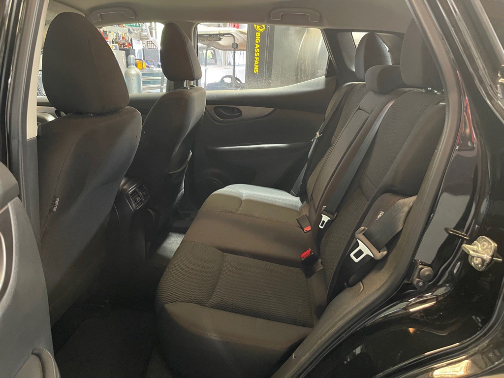 2020 Nissan Rogue Image 18