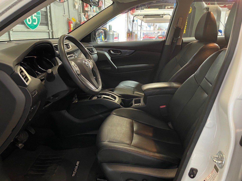 2016 Nissan Rogue Image 10