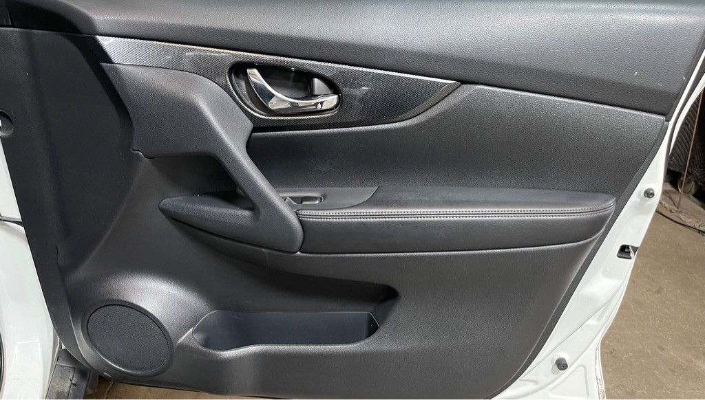 2016 Nissan Rogue Image 16