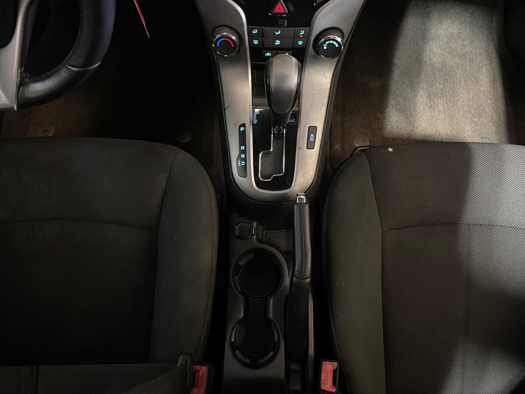 2011 Chevrolet Cruze Image 12