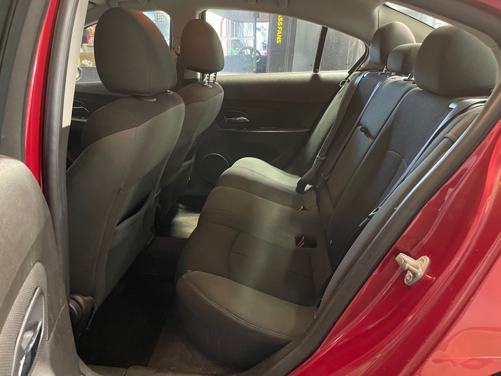 2011 Chevrolet Cruze Image 16