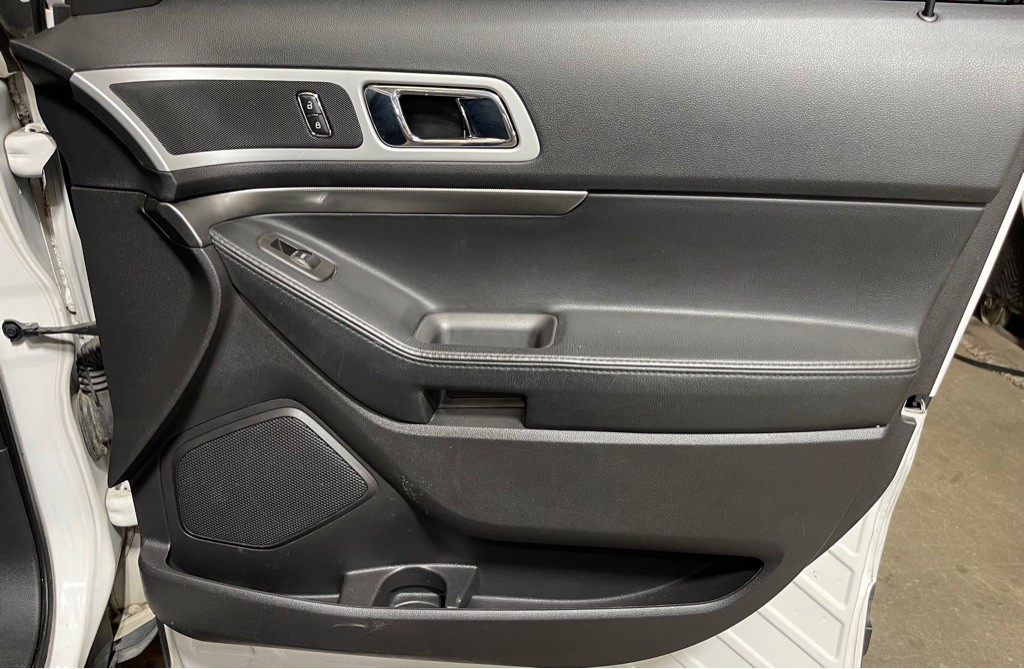 2015 Ford Explorer Image 16