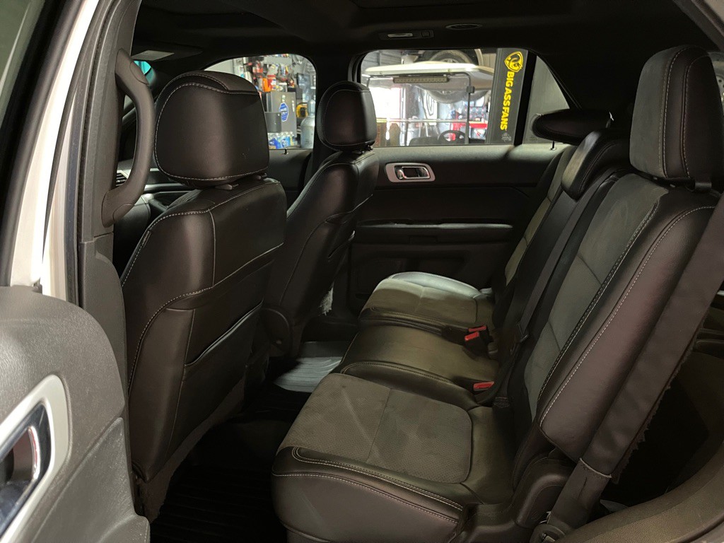 2015 Ford Explorer Image 18