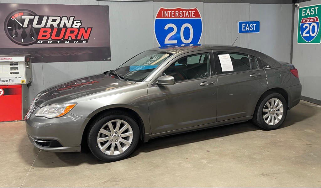 2013 Chrysler 200 Image 3