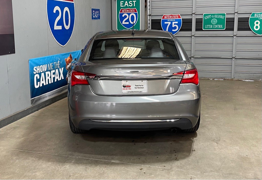 2013 Chrysler 200 Image 6