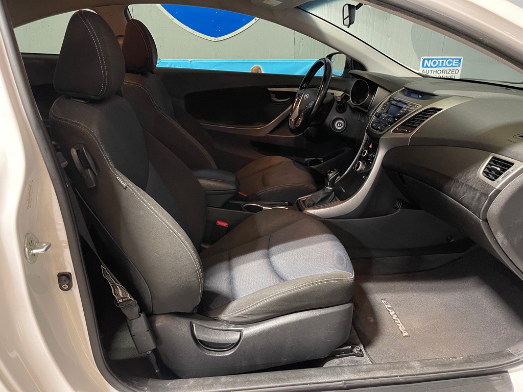 2014 Hyundai Elantra Image 15