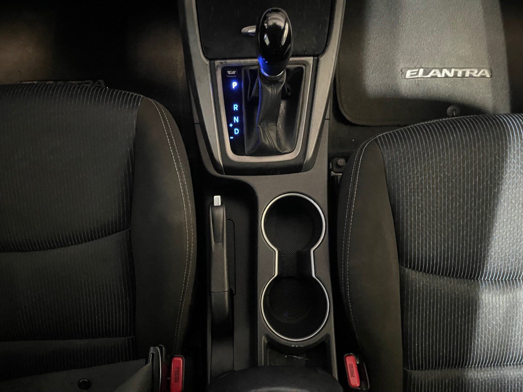 2014 Hyundai Elantra Image 17