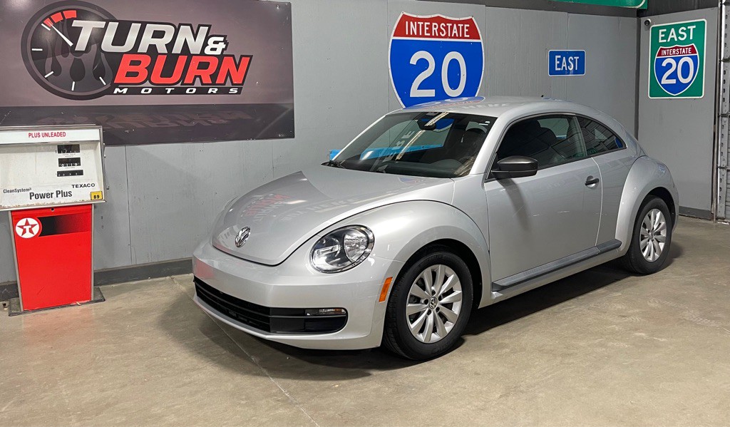 2013 Volkswagen Beetle Image 1