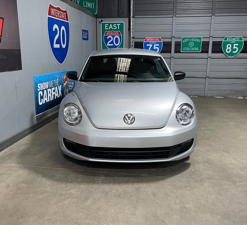 2013 Volkswagen Beetle Image 2