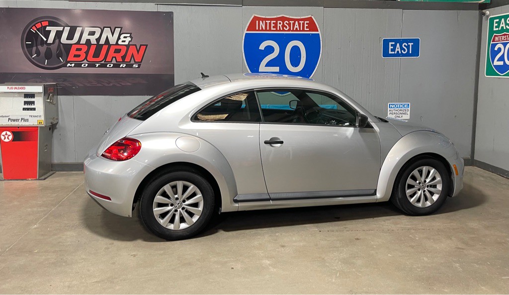 2013 Volkswagen Beetle Image 5