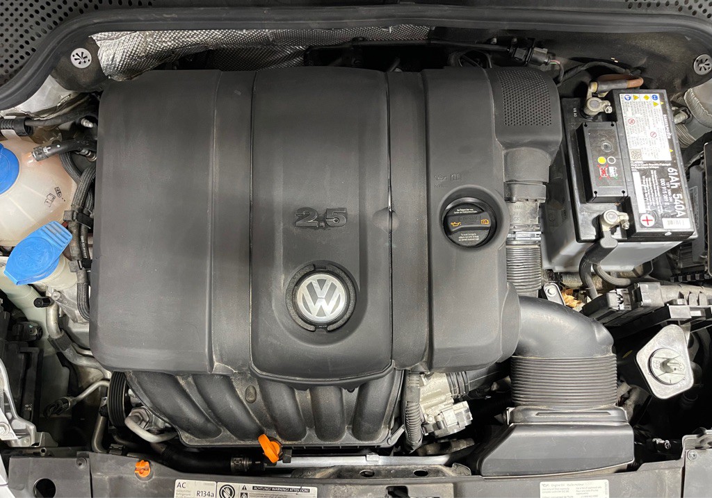 2013 Volkswagen Beetle Image 8