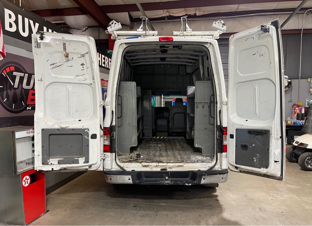 2012 Nissan NV Image 8
