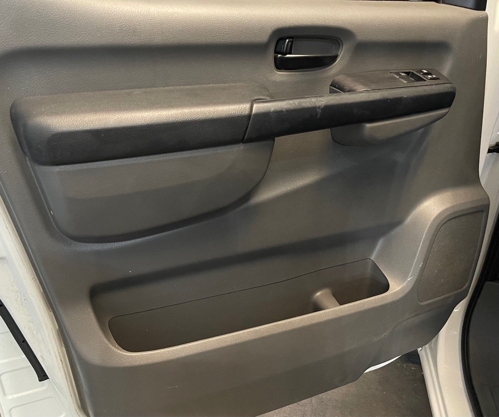 2012 Nissan NV Image 10