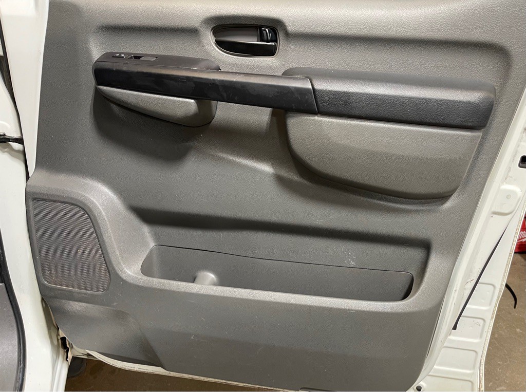 2012 Nissan NV Image 17