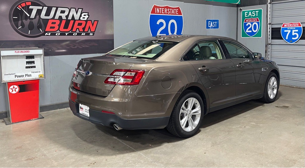2015 Ford Taurus Image 4
