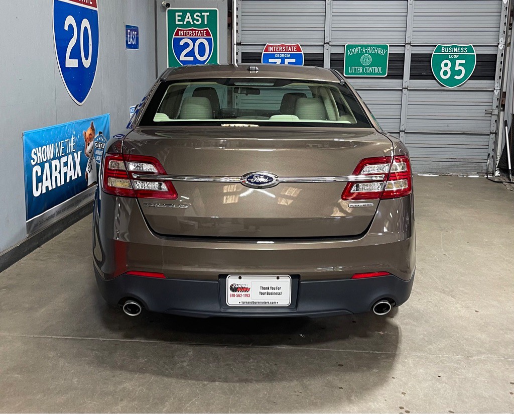 2015 Ford Taurus Image 6