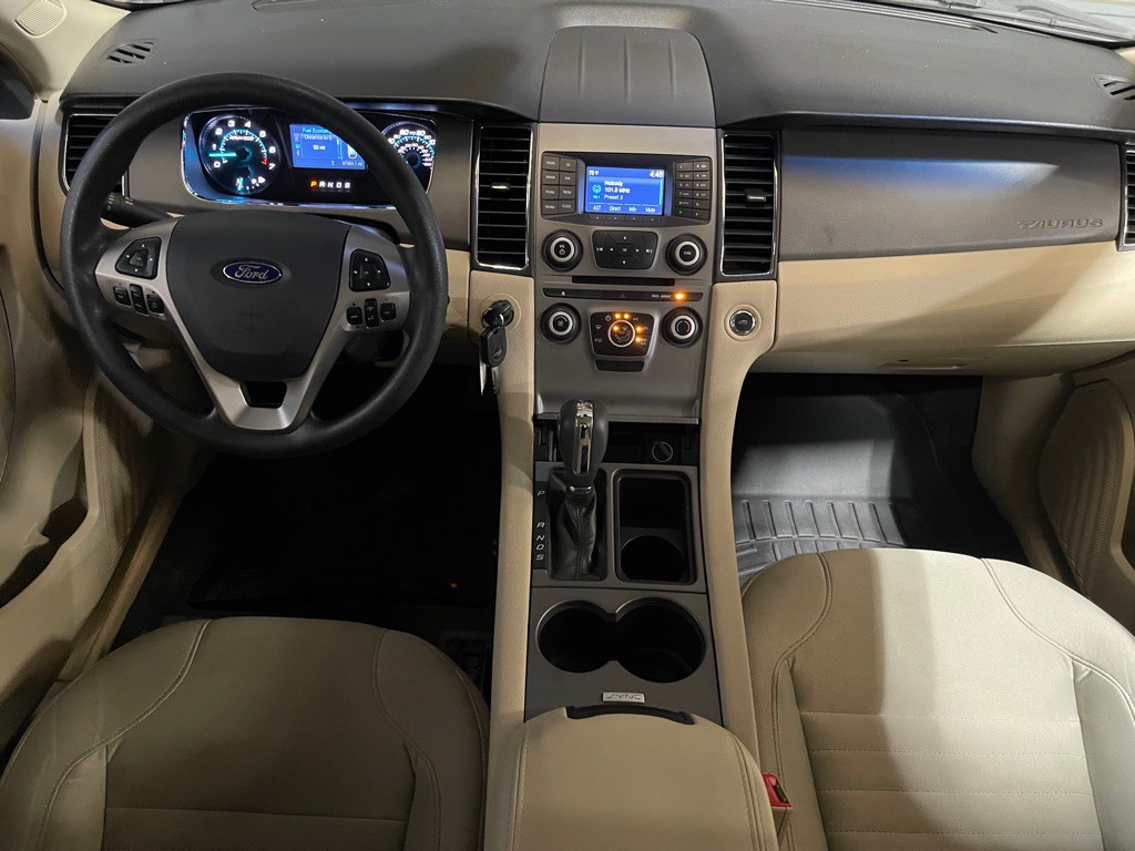 2015 Ford Taurus Image 15