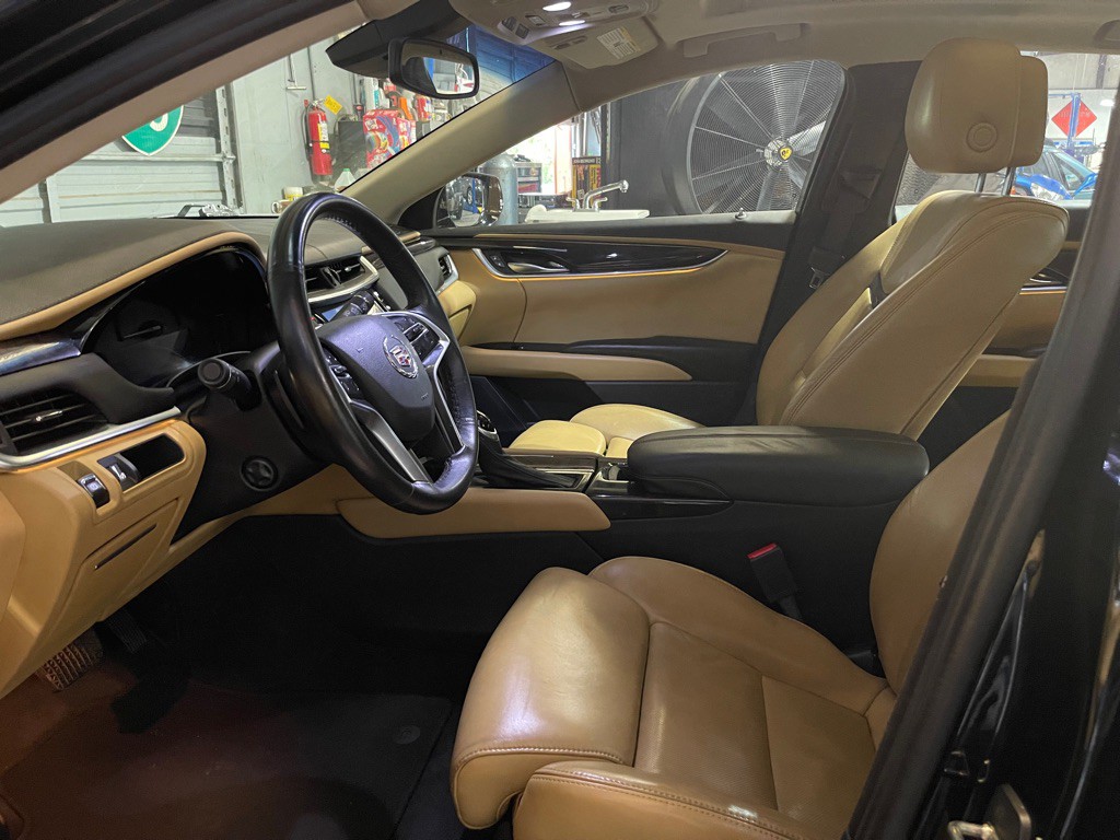 2013 Cadillac XTS Image 10