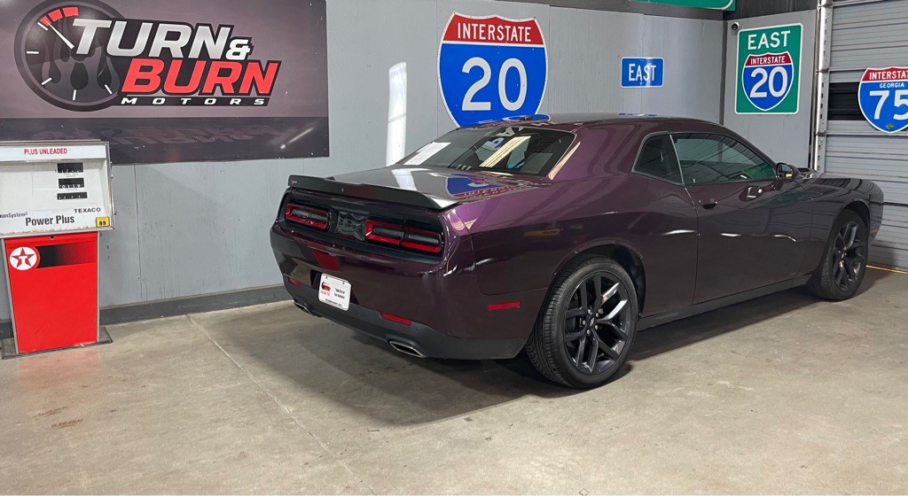 2022 Dodge Challenger Image 4