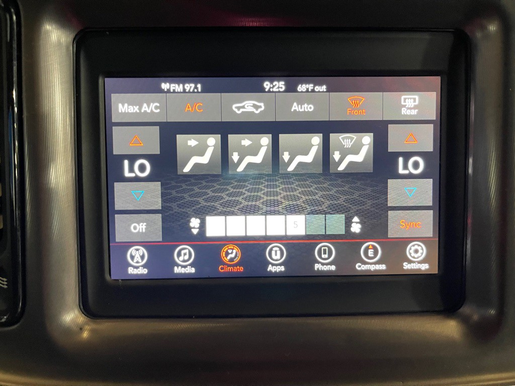 2022 Dodge Challenger Image 13