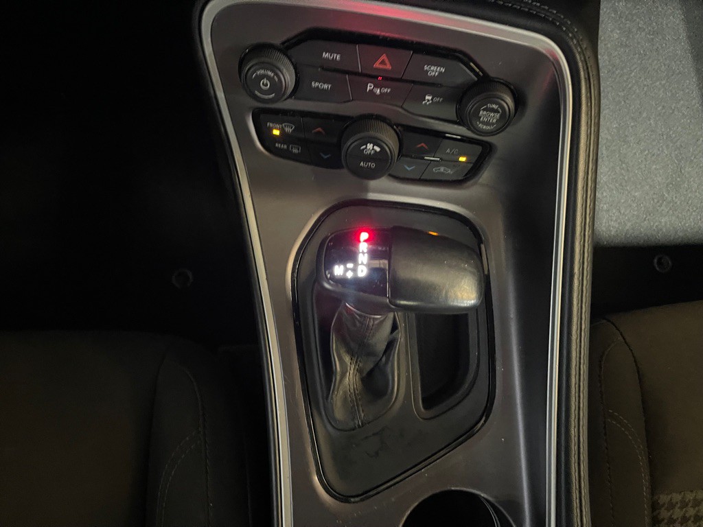 2022 Dodge Challenger Image 14