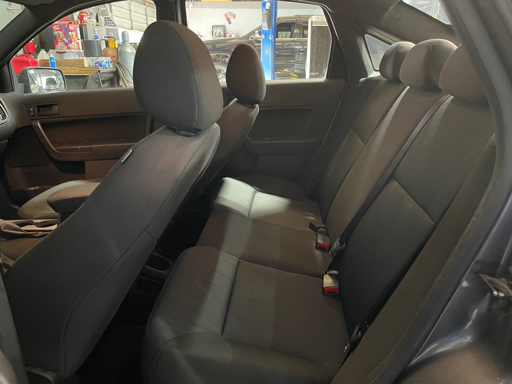 2010 Ford Focus Image 15