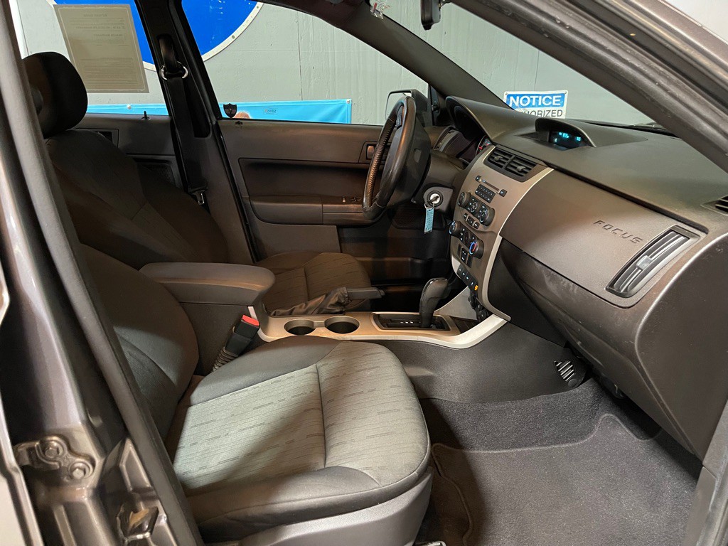 2010 Ford Focus Image 16