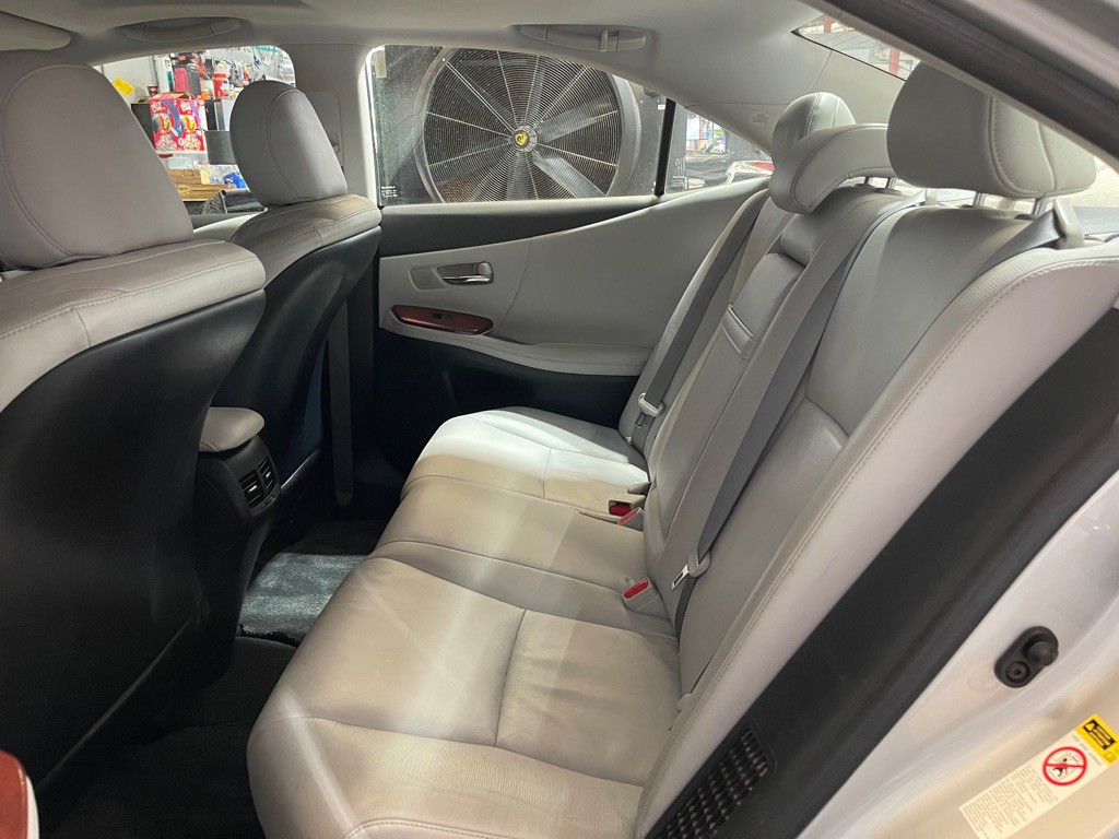 2011 Lexus HS 250h Image 18