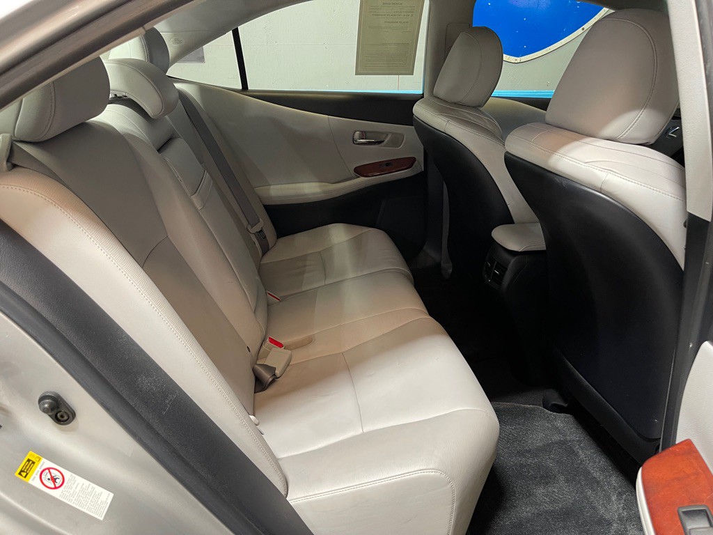 2011 Lexus HS 250h Image 19
