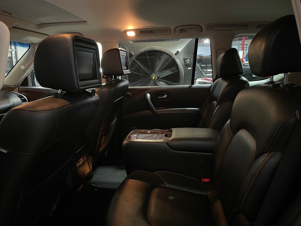 2017 Nissan Armada Image 18