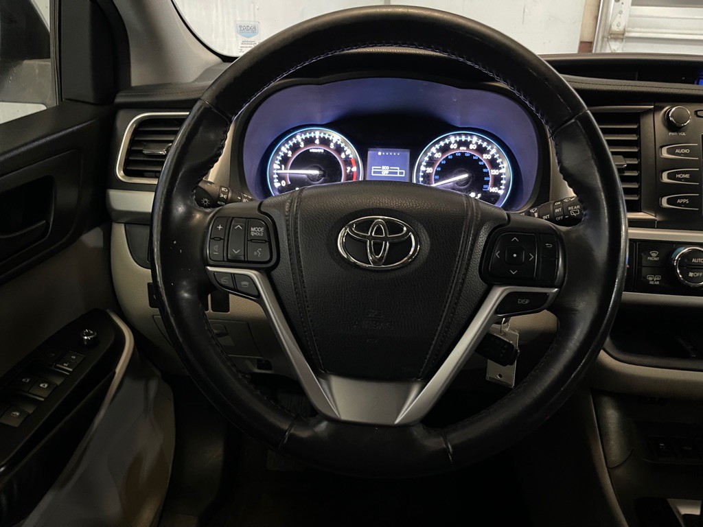 2014 Toyota Highlander Image 12