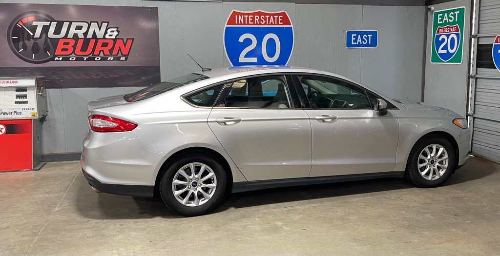 2016 Ford Fusion Image 5
