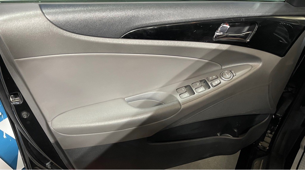 2013 Hyundai Sonata Image 9
