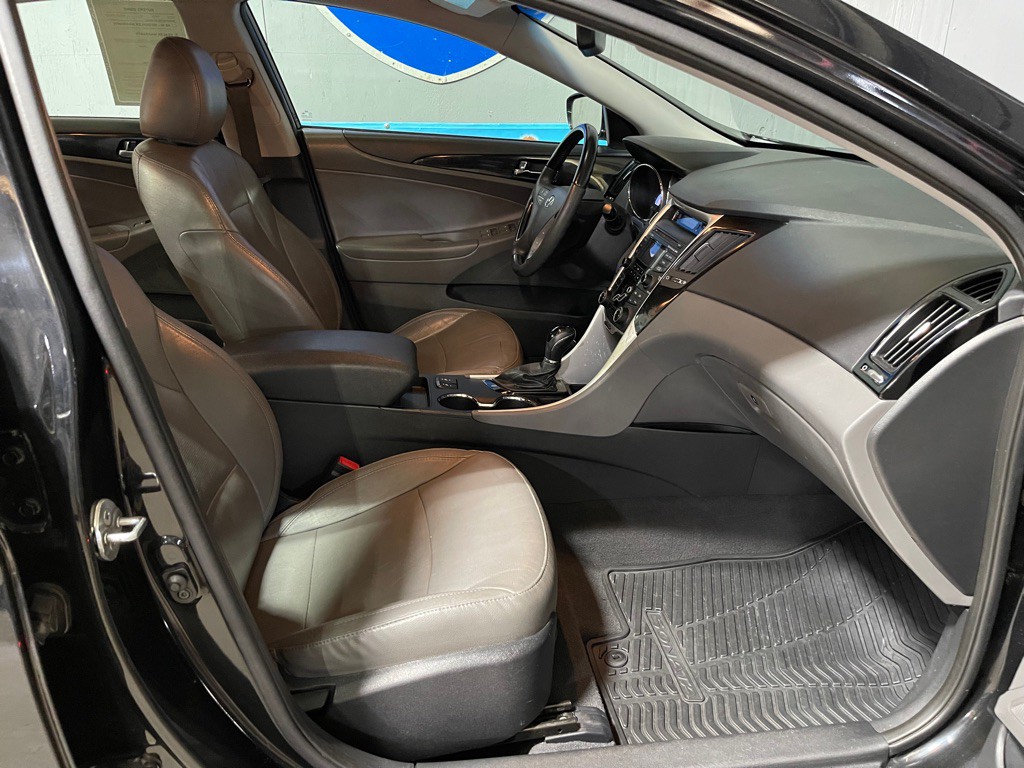 2013 Hyundai Sonata Image 17